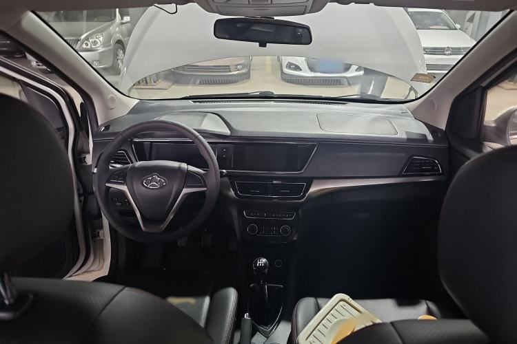 Used CHANGAN KAICHENG Oushang A600 2016 1.5L Manual Elite 7-Seater Interior 3