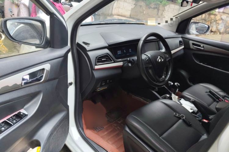 Used CHANGAN KAICHENG Oushang A600 2016 1.5L Manual Luxury 7-Seater Interior 3