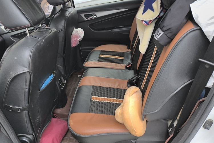 Used CHANGAN KAICHENG Oushang A600 2016 1.5L Manual Elite 7-Seater Interior 4