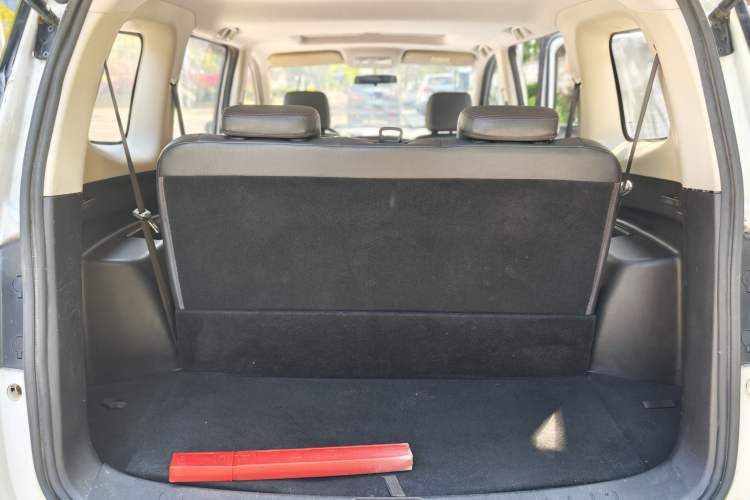 Used CHANGAN KAICHENG Oushang A600 2016 1.5L Manual Luxury 7-Seater Interior 7