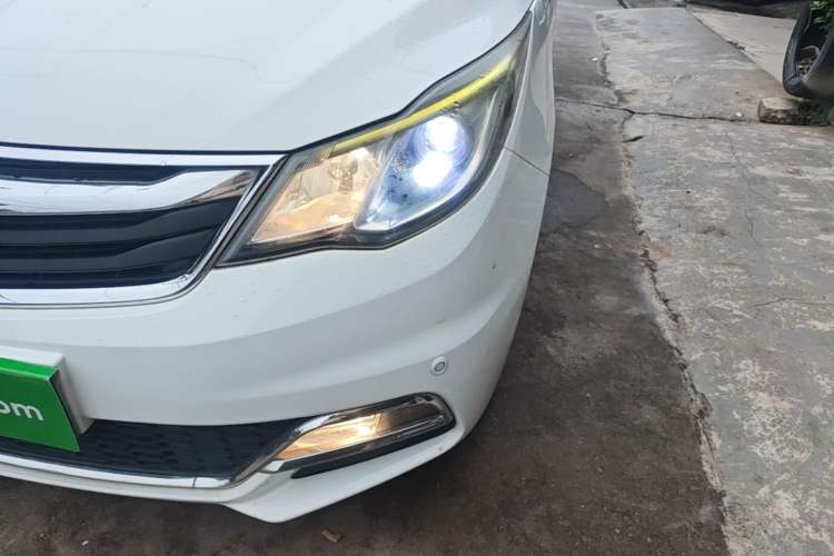 Used CHANGAN KAICHENG Oushang A600 2016 1.5L Manual Luxury 7-Seater Left Front Headlight