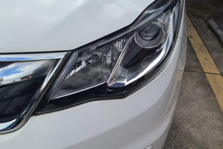 Used CHANGAN KAICHENG Oushang A600 2016 1.5L Manual Luxury 7-Seater Left Front Headlight