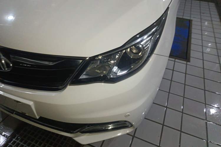 Used CHANGAN KAICHENG Oushang A600 2016 1.5L Manual Luxury 7-Seater Left Front Headlight