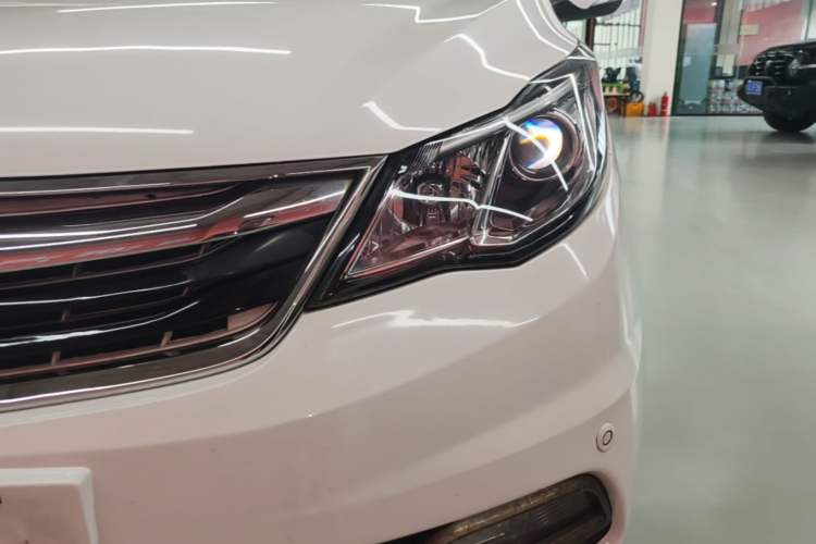 Used CHANGAN KAICHENG Oushang A600 2016 1.5L Manual Luxury 7-Seater Left Front Headlight