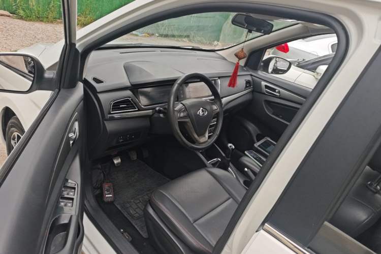 Used CHANGAN KAICHENG Oushang A600 2016 1.5L Manual Luxury 7-Seater Left Front Seat