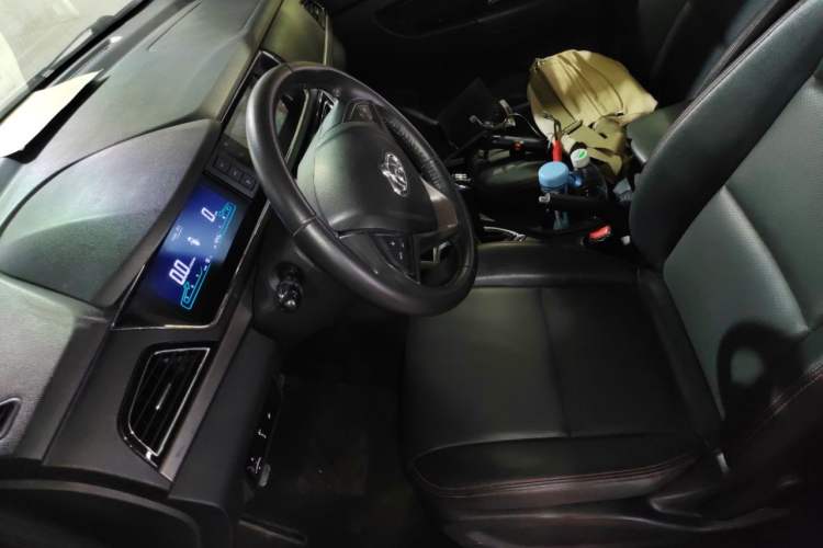 Used CHANGAN KAICHENG Oushang A600 2016 1.5L Manual Luxury 7-Seater Left Front Seat