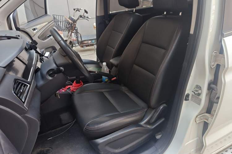 Used CHANGAN KAICHENG Oushang A600 2016 1.5L Manual Luxury 7-Seater Left Front Seat