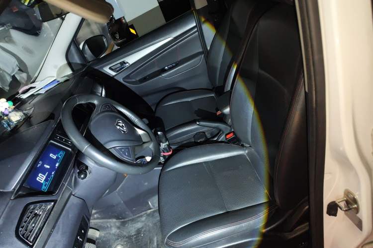 Used CHANGAN KAICHENG Oushang A600 2016 1.5L Manual Luxury 7-Seater Left Front Seat