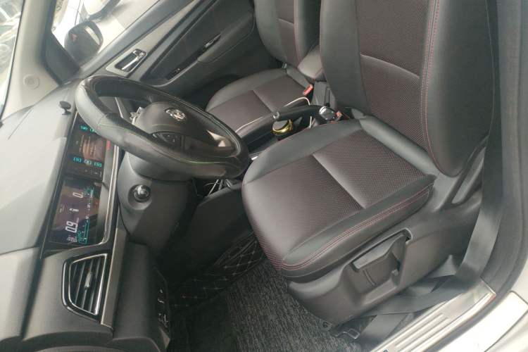 Used CHANGAN KAICHENG Oushang A600 2016 1.5L Manual Luxury 7-Seater Left Front Seat