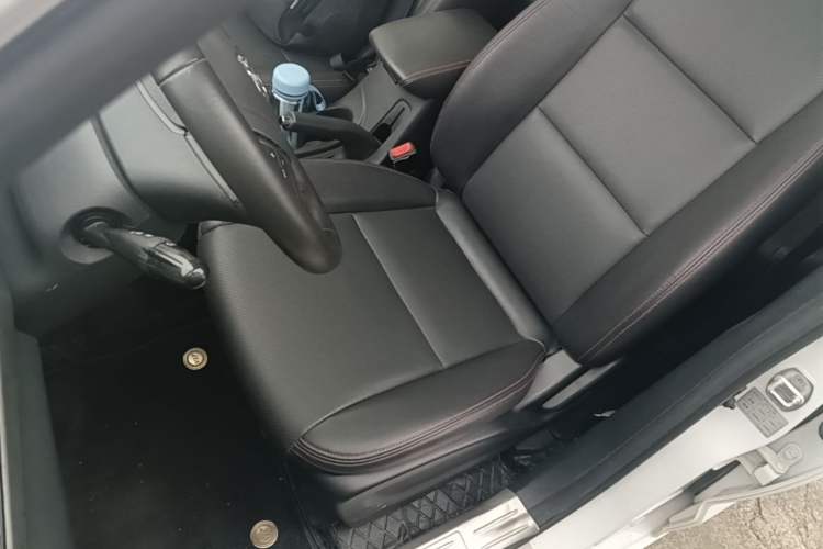 Used CHANGAN KAICHENG Oushang A600 2016 1.5L Manual Luxury 7-Seater Left Front Seat