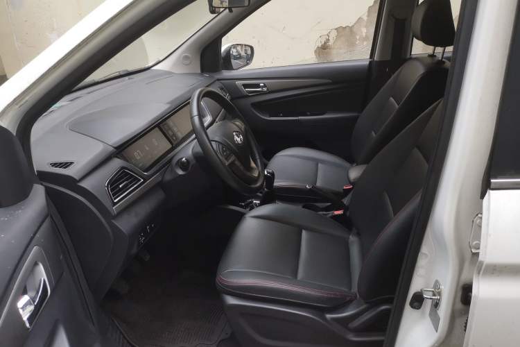 Used CHANGAN KAICHENG Oushang A600 2016 1.5L Manual Luxury 7-Seater Left Front Seat