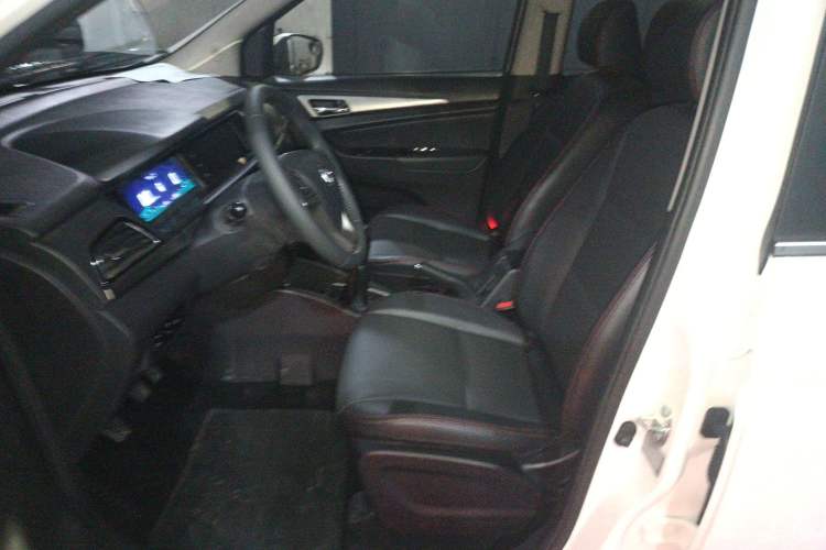 Used CHANGAN KAICHENG Oushang A600 2016 1.5L Manual Luxury 7-Seater Left Front Seat