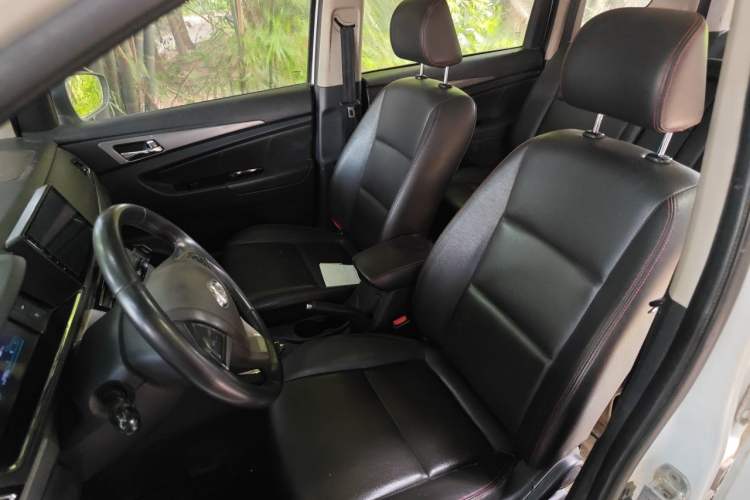 Used CHANGAN KAICHENG Oushang A600 2016 1.5L Manual Luxury 7-Seater Left Front Seat