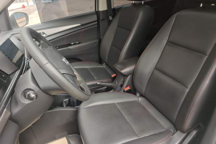 Used CHANGAN KAICHENG Oushang A600 2016 1.5L Manual Luxury 7-Seater Left Front Seat