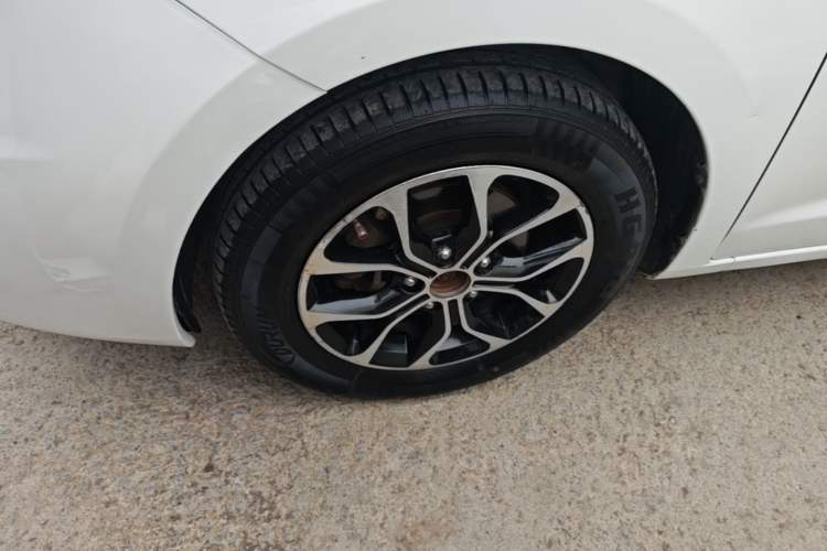 Used CHANGAN KAICHENG Oushang A600 2016 1.5L Manual Luxury 7-Seater Left Front Wheel Hub