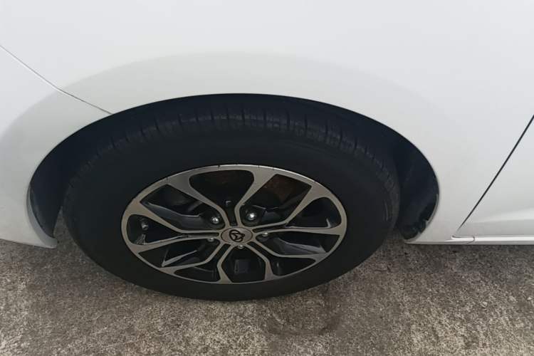 Used CHANGAN KAICHENG Oushang A600 2016 1.5L Manual Luxury 7-Seater Left Front Wheel Hub