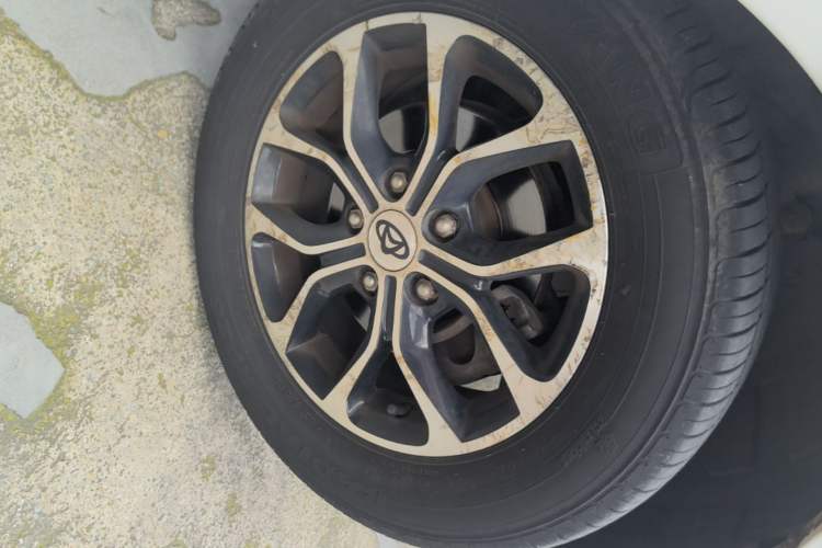Used CHANGAN KAICHENG Oushang A600 2016 1.5L Manual Luxury 7-Seater Left Front Wheel Hub