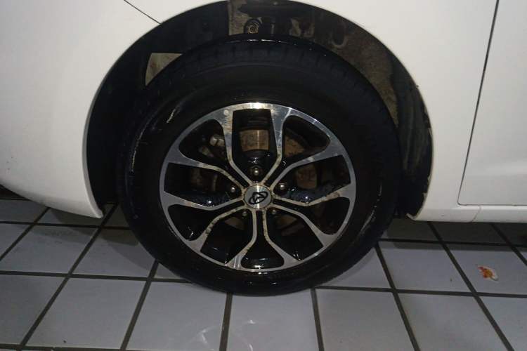Used CHANGAN KAICHENG Oushang A600 2016 1.5L Manual Luxury 7-Seater Left Front Wheel Hub