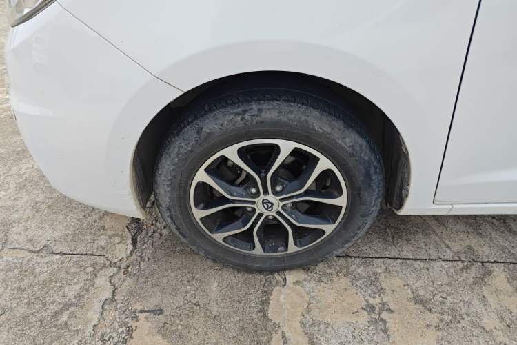 Used CHANGAN KAICHENG Oushang A600 2016 1.5L Manual Luxury 7-Seater Left Front Wheel Hub