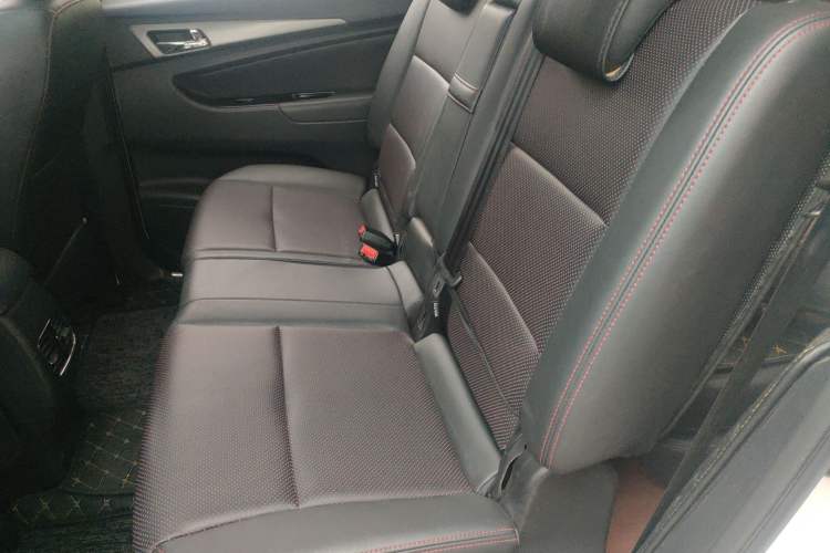 Used CHANGAN KAICHENG Oushang A600 2016 1.5L Manual Luxury 7-Seater Left Rear Seat