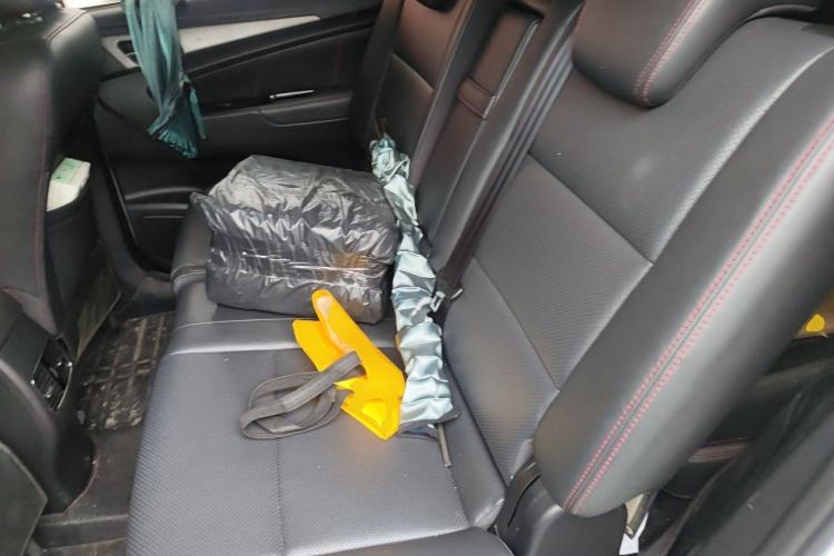 Used CHANGAN KAICHENG Oushang A600 2016 1.5L Manual Luxury 7-Seater Left Rear Seat