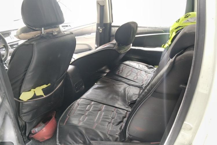 Used CHANGAN KAICHENG Oushang A600 2016 1.5L Manual Fashion 7-Seater Left Rear Seat