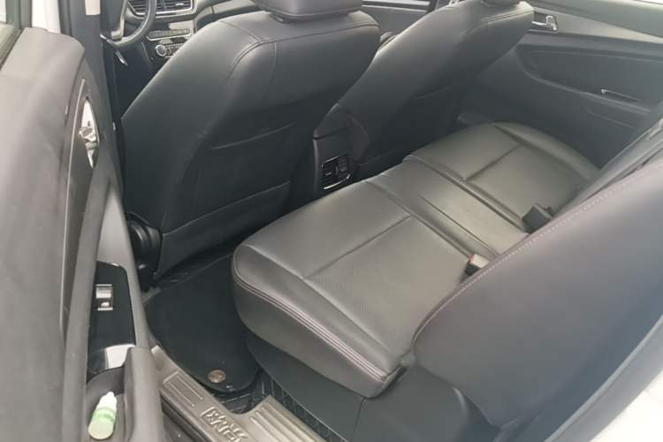 Used CHANGAN KAICHENG Oushang A600 2016 1.5L Manual Luxury 7-Seater Left Rear Seat