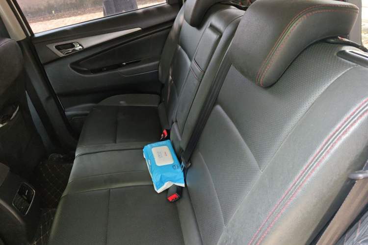 Used CHANGAN KAICHENG Oushang A600 2016 1.5L Manual Luxury 7-Seater Left Rear Seat