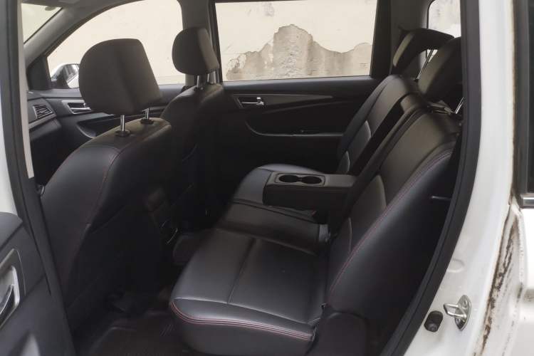 Used CHANGAN KAICHENG Oushang A600 2016 1.5L Manual Luxury 7-Seater Left Rear Seat