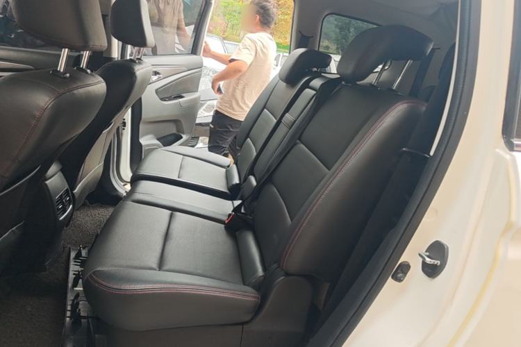 Used CHANGAN KAICHENG Oushang A600 2016 1.5L Manual Luxury 7-Seater Left Rear Seat