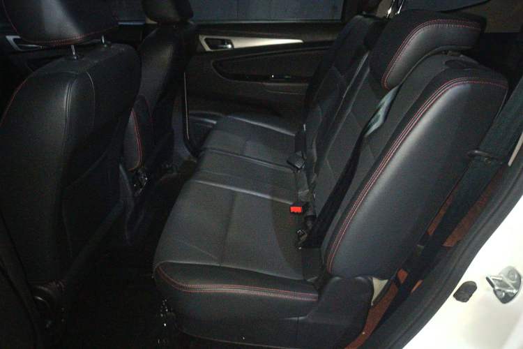 Used CHANGAN KAICHENG Oushang A600 2016 1.5L Manual Luxury 7-Seater Left Rear Seat