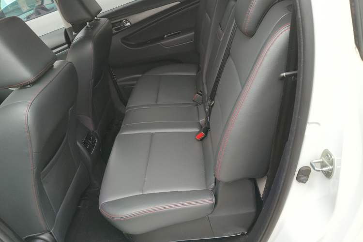 Used CHANGAN KAICHENG Oushang A600 2016 1.5L Manual Luxury 7-Seater Left Rear Seat