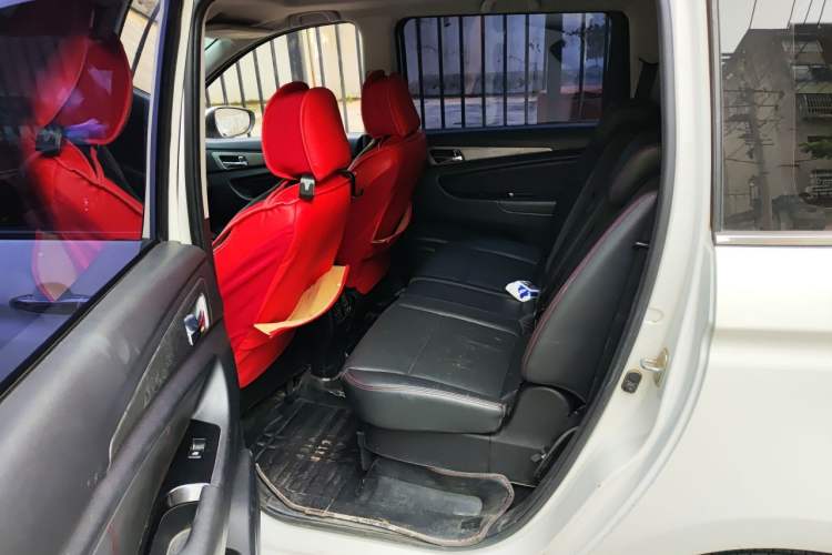 Used CHANGAN KAICHENG Oushang A600 2016 1.5L Manual Luxury 7-Seater Left Rear Seat