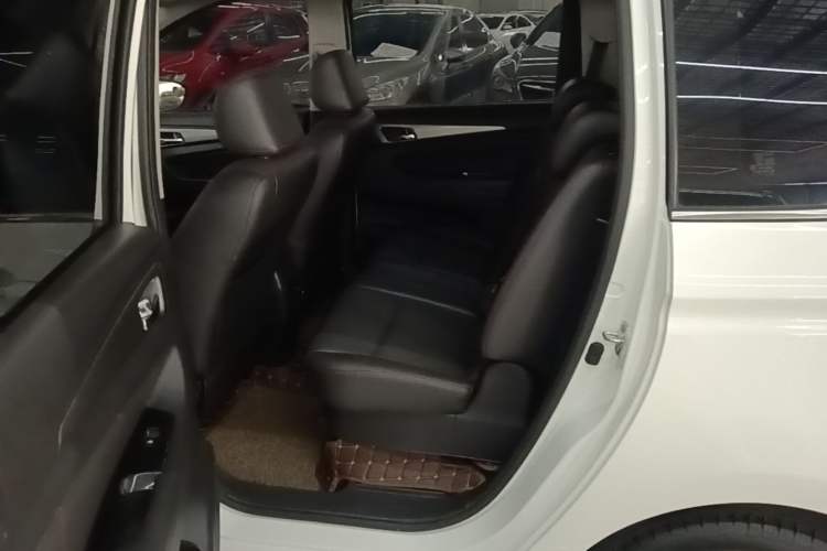 Used CHANGAN KAICHENG Oushang A600 2016 1.5L Manual Luxury 7-Seater Left Rear Seat