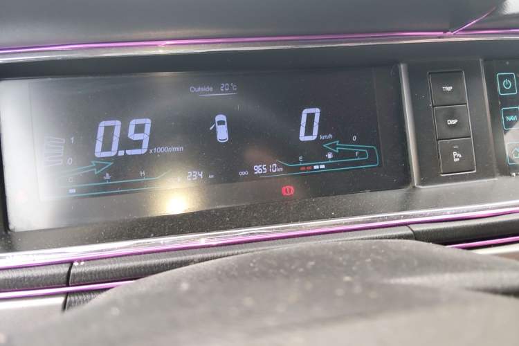 Used CHANGAN KAICHENG Oushang A600 2016 1.5L Manual Luxury 7-Seater Odometer Close Up