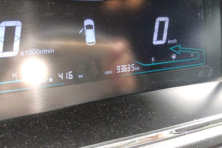 Used CHANGAN KAICHENG Oushang A600 2016 1.5L Manual Luxury 7-Seater Odometer Close Up