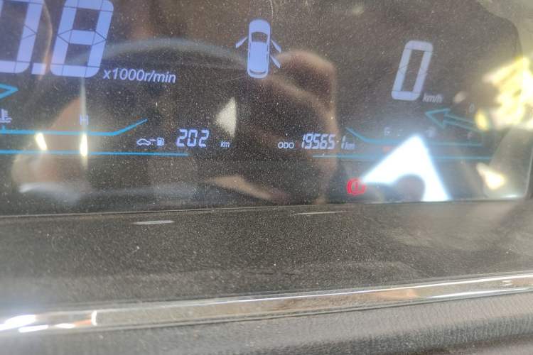 Used CHANGAN KAICHENG Oushang A600 2016 1.5L Manual Luxury 7-Seater Odometer Close Up