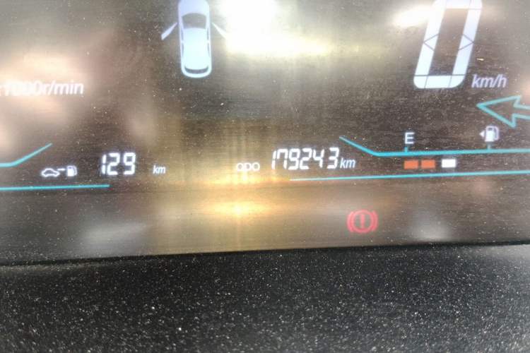 Used CHANGAN KAICHENG Oushang A600 2016 1.5L Manual Fashion 7-Seater Odometer Close Up