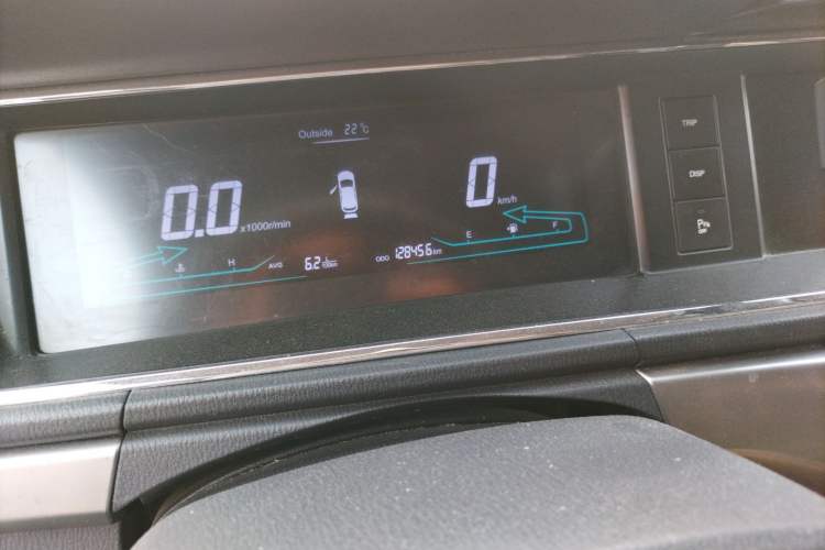 Used CHANGAN KAICHENG Oushang A600 2016 1.5L Manual Luxury 7-Seater Odometer Close Up