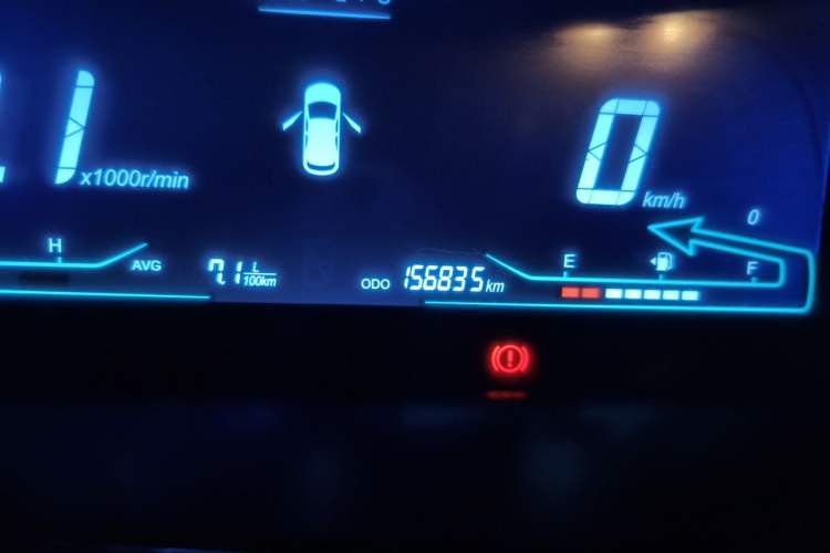 Used CHANGAN KAICHENG Oushang A600 2016 1.5L Manual Luxury 7-Seater Odometer Close Up