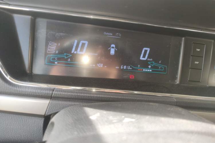 Used CHANGAN KAICHENG Oushang A600 2016 1.5L Manual Elite 7-Seater Odometer Close Up