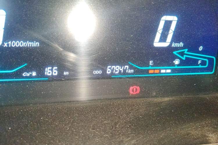 Used CHANGAN KAICHENG Oushang A600 2016 1.5L Manual Luxury 7-Seater Odometer Close Up