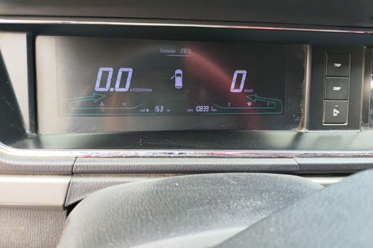 Used CHANGAN KAICHENG Oushang A600 2016 1.5L Manual Luxury 7-Seater Odometer Close Up