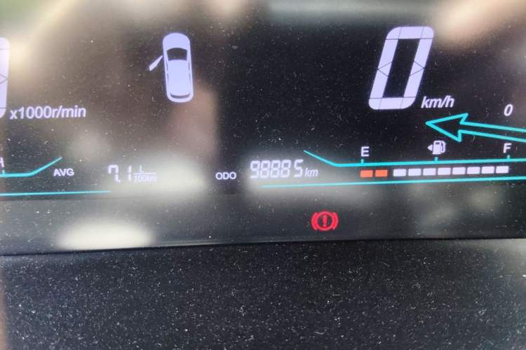 Used CHANGAN KAICHENG Oushang A600 2016 1.5L Manual Luxury 7-Seater Odometer Close Up
