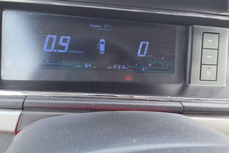 Used CHANGAN KAICHENG Oushang A600 2016 1.5L Manual Luxury 7-Seater Odometer Close Up