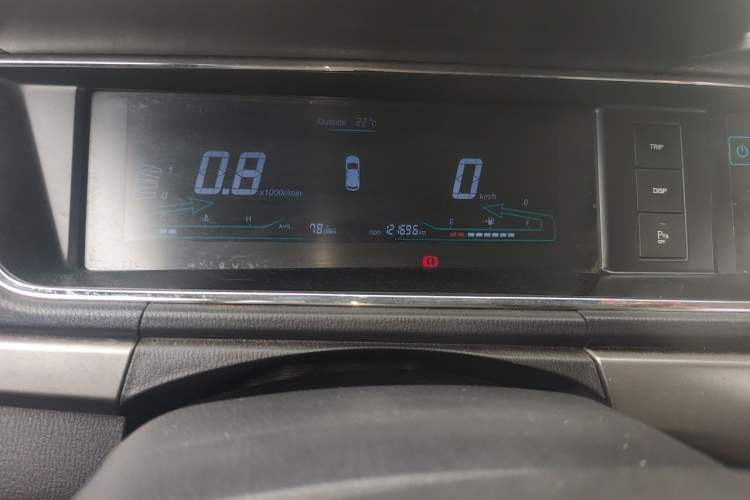 Used CHANGAN KAICHENG Oushang A600 2016 1.5L Manual Luxury 7-Seater Odometer Close Up