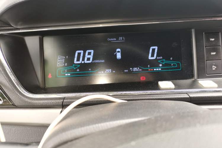 Used CHANGAN KAICHENG Oushang A600 2016 1.5L Manual Luxury 7-Seater Odometer Close Up