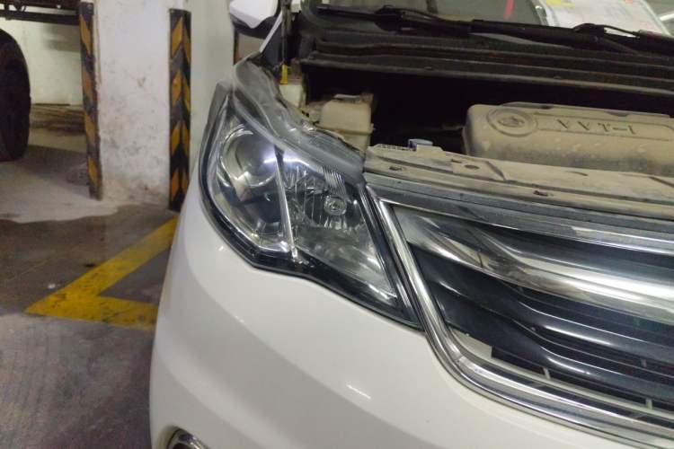 Used CHANGAN KAICHENG Oushang A600 2016 1.5L Manual Elite 7-Seater Right Front Headlight
