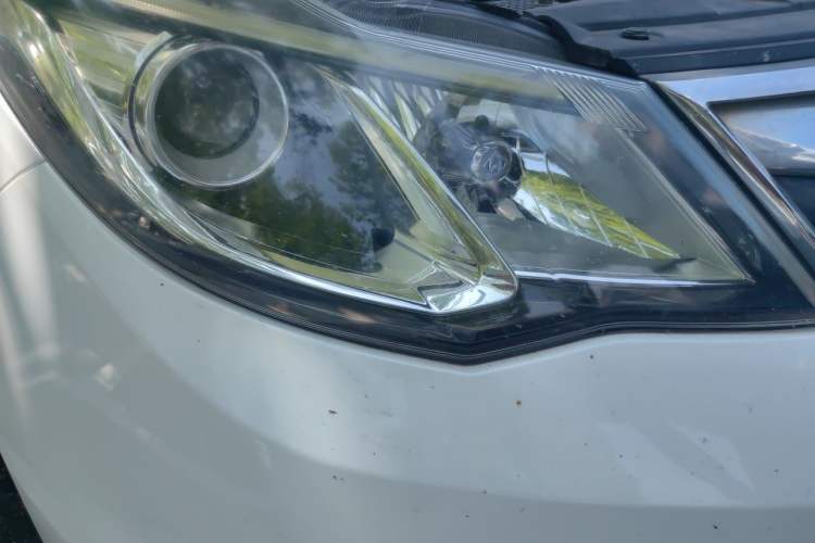 Used CHANGAN KAICHENG Oushang A600 2016 1.5L Manual Luxury 7-Seater Right Front Headlight