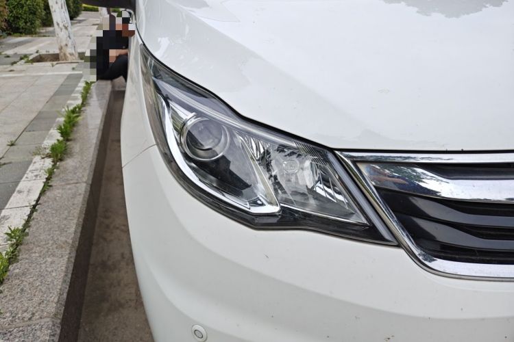 Used CHANGAN KAICHENG Oushang A600 2016 1.5L Manual Luxury 7-Seater Right Front Headlight